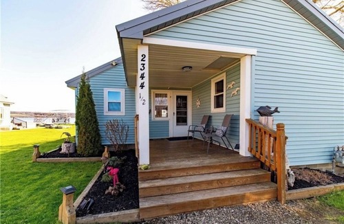 Ashville House | updated, lakefront 4-bedroom house with AC in Ashville on Chautauqua Lake