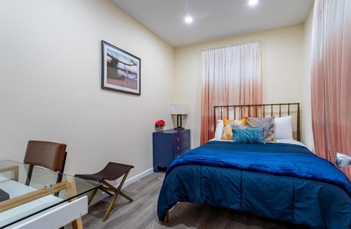 New Rochelle Apartment | Upscale Relax 2 Bedroom near Yankee Stadium 14 min drive