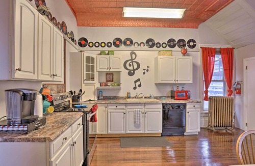 Oaks Corners Apartment | Upstate New York Studio Rental - Pet Friendly