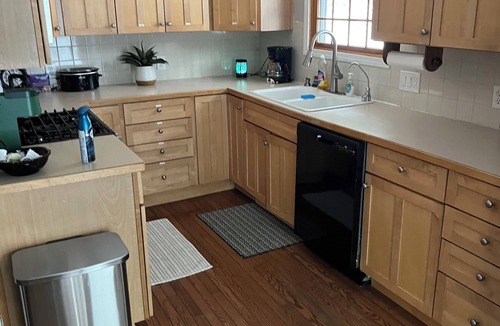 Howell House | Very private cozy 2-bedroom house in Howell with AC and hot tub
