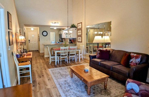 Table Rock Condo | Vibrations~Luxury Lakefront Condo~Pointe Royale Resort~Pools/HotTub