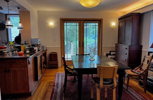 Old West Side House | Washington House sleeps 7. Located in the lovely Historic Old West Side. Edge of downtown Ann Arbor