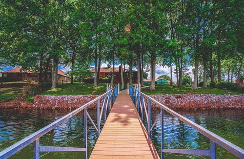 Estill Springs House | Waterfront Access | Lake Views | Dock | Pool Table