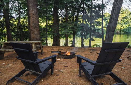 Corinth Cabin | Waterfront Acorn Cabin near Saratoga, Lake George