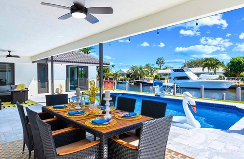Lighthouse Point House | Waterfront | Boat Rental | Heated Pool | Games Room | Sleeps 8