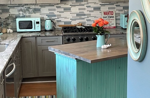 Waterford Cottage | Waterfront cottage on beautiful Keeny Cove, CT. IG: the keeny cove cottage