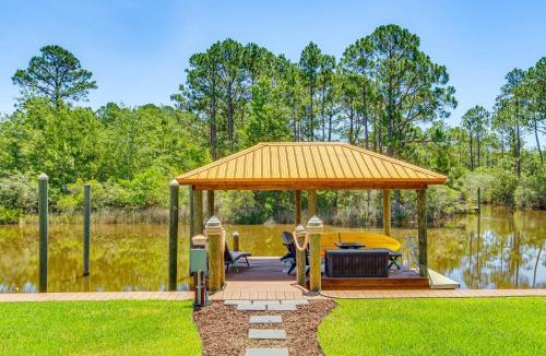 Florida Panhandle House | Waterfront Florida Vacation Rental w/Boat Dock