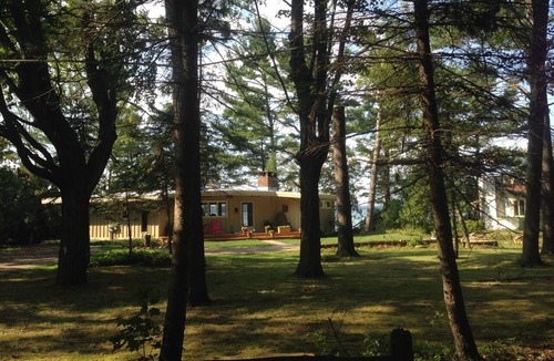 Williamsburg Cottage | Waterfront, kayaks included. Spectacular Views Of The Bay, Pet Friendly