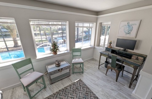 Crystal River House | Waterfront Paradise w dock, large patio, lanai, pool, hot tub! Bring your boat!