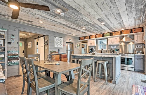 Shipshewana Cottage | Waterfront Retreat, 10 Mi to Dtwn Shipshewana