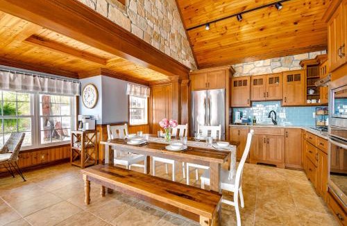 Town of Varick House | Waterfront Romulus Getaway w/Private Dock!