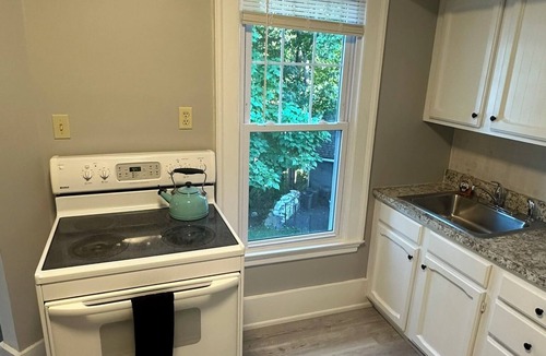 Seneca Falls Apartment | Waterfront Second-Floor Apartment on Cayuga Lake in Seneca Falls
