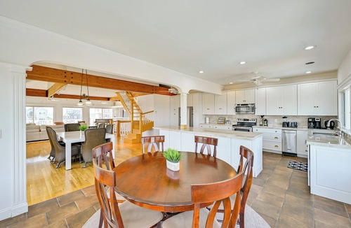 West Hampton Dunes House | Waterfront Westhampton Haven: Private Beach
