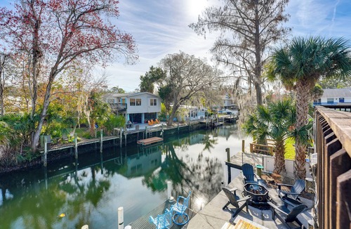 Weeki Wachee Gardens Cottage | Waterfront Weeki Wachee Home w/Dock & Game Room!