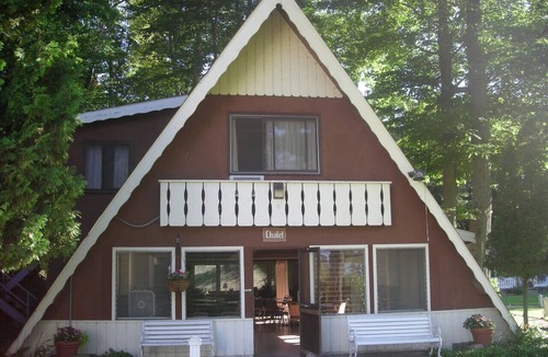 Whitehall Cabin | Weddings, reunions large events on Lake Michigan