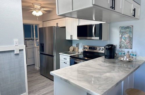 Weeki Wachee Gardens House | Weeki Wachee Waterfront "Fin & Tonic" Get Away with FREE Kayaks & More!