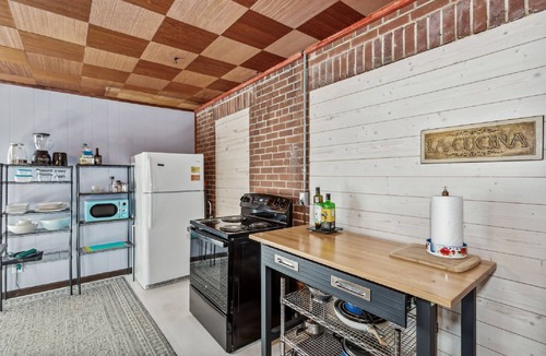 South Pensacola House | Welcome to the Parrot Loft. Relaxing and quiet