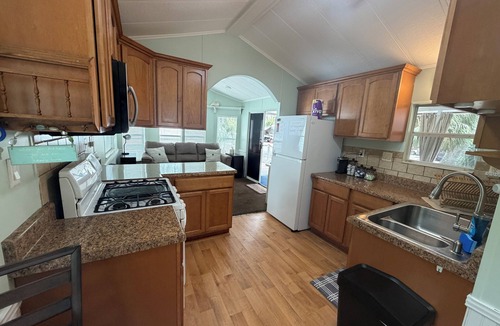 Homosassa Cottage | Welcome to the Sugar Shack in our unique fishing village of Homosassa.
