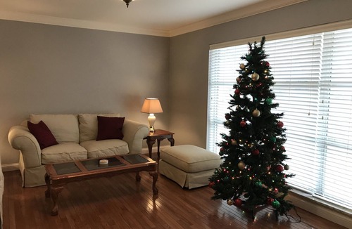 Des Peres House | West County Gem - Easy access to STL attractions!