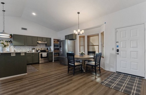 Glendale House | Westgate Pool & Stadium Stay