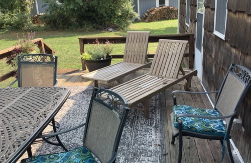 Cutchogue House | Wine Country Getaway on Private Street & Peconic Bay Neighborhood Beach Access
