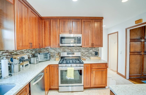 Woodstock House | Woodstock Getaway w/Hot Tub ~ 2 Mi to Dtwn!