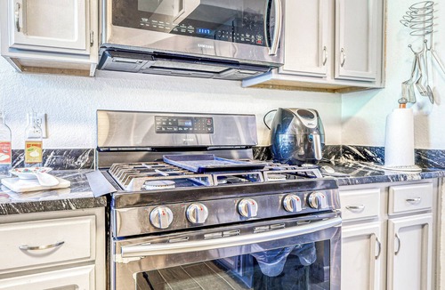 El Paso House | Work Extended Stay Home - Comfortable Living in El Paso