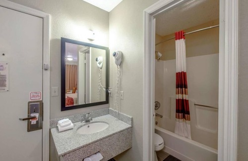 Lookout Valley Neighborhood Association House | You found it! Close to it All! Pet Friendly Property, Close to Rock City Gardens