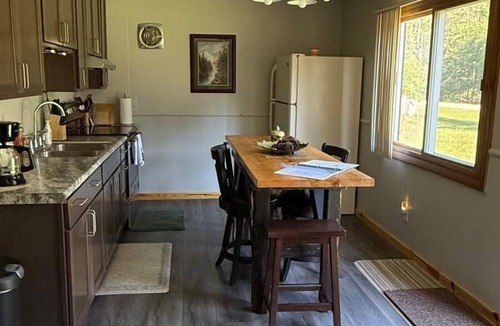 Wauksaukee House | Zen Cottage in Middle Inlet: Recharge in Nature