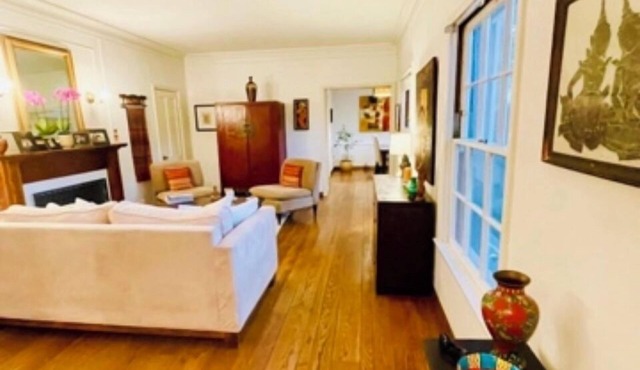 1-bedroom condo in Beverly Hills