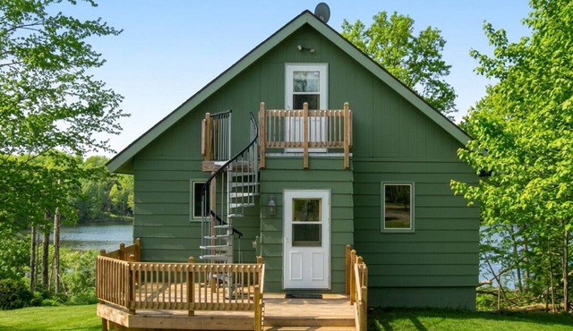 1-of-A-Kind/Authentic, 4BR, 2.5BA Cabin Voyager Village w/amenities!