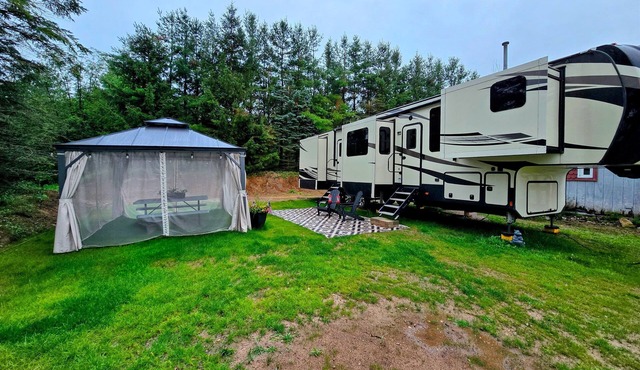 10-Acre RV Glamping Near Boyne City + Boyne Mountain | Dogs + Fire Pit