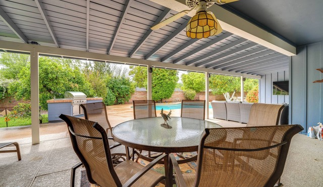 10 Mi to Dtwn Phoenix: Studio w/Outdoor Kitchen!