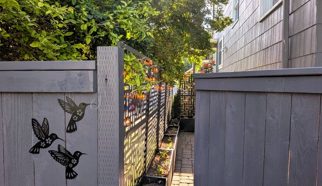 10 min drive to Space Needle and Cruises - Queen Anne Private Basement Suite