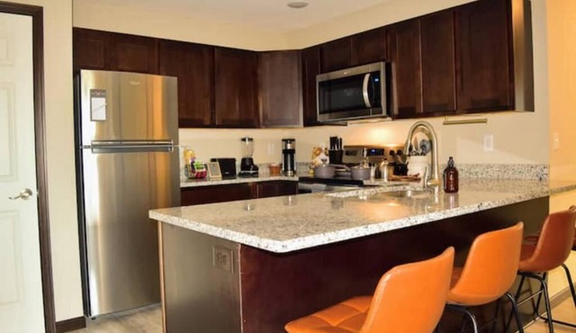 100 - New, Modern & Comfortable 2 Bedroom Apt