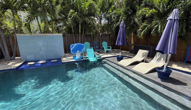 150 Steps to the Ocean! Salt water pool!