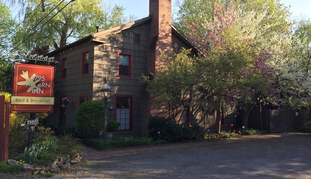 1795 Acorn Inn B&B