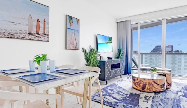 1BR W Residence, Great Intecoastal & City Skyline Views, Pool, Hot Tub