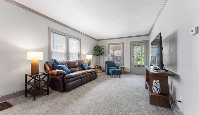 2 Bed, 1 Bath Small Ranch in Canton in Canton
