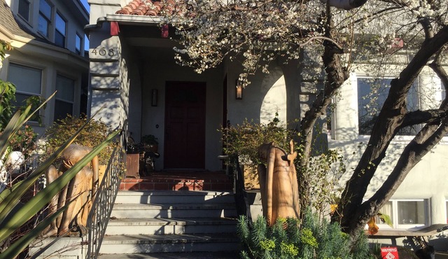 2 Br/1Bath Bright-Spacious Flat 2 blks from Lake Merritt, 10 m walk to Bart