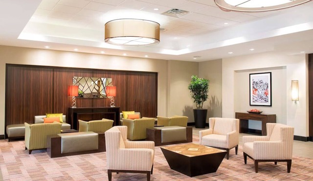 2 Comfortable Rooms w/Family Amenities, Pool Access & Free Airport Shuttle