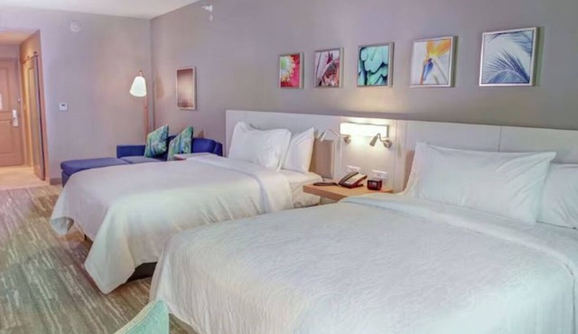 2 Family-Friendly Units Near Tampa Premium Outlets, Pets are Welcome