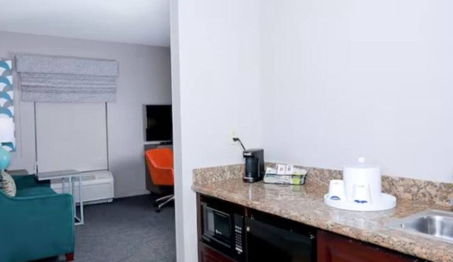 2 Family-Friendly 2 Queen Studio Suite w/Sofa Bed and Breakfast Included