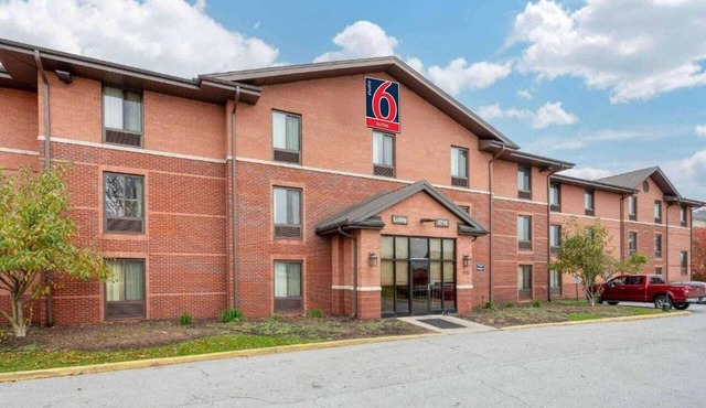 2 Full Beds | Non-Smoking, Kitchen