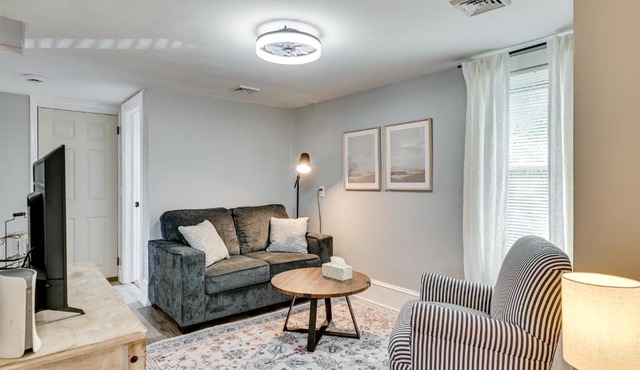 2 Mi to Uptown: Centrally Located Kingston Apt!