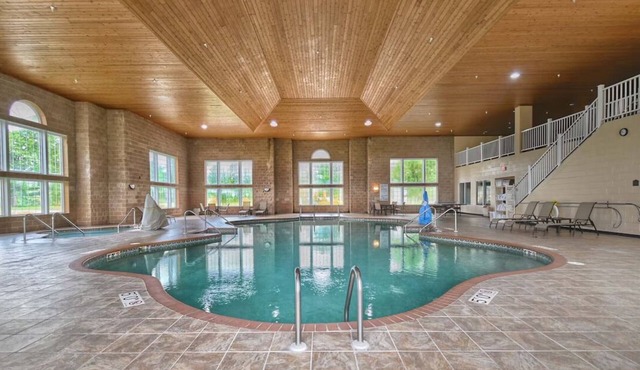 2 Spacious Suites w/Pool & Gym | Pet Friendly Nature Stay w/Free Parking!