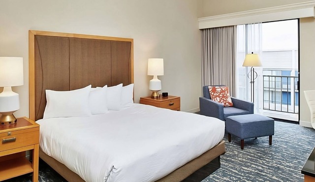 2 Units | Golden Gate Getaway near Berkeley Marina | Poolside & Pet Friendly
