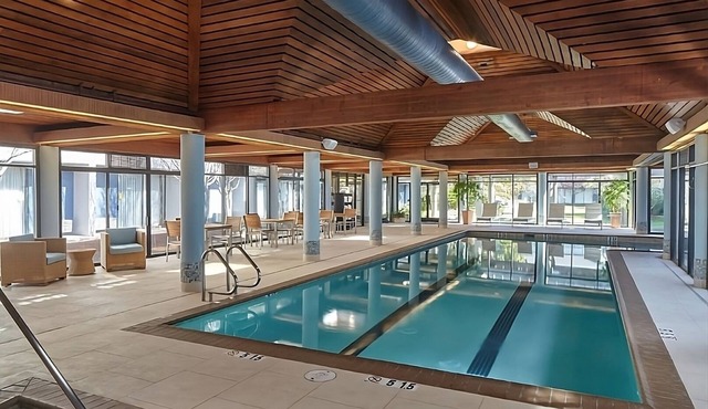 2 Units | Spacious Waterfront Stay near Berkeley Marina with Pool Access