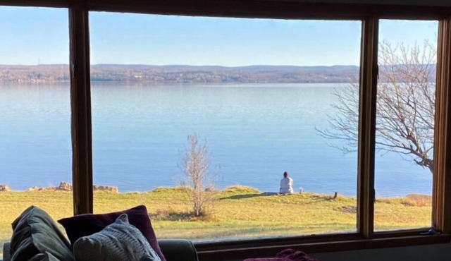 235 FT Private Lake Sup. Shore, Kayaks,PingPong Table, Snowmobile Access