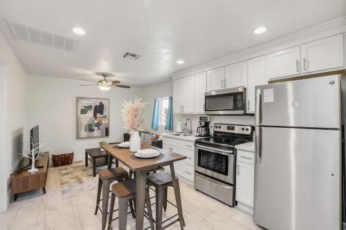 2BR Desert Retreat Central Phoenix Monthly Rental